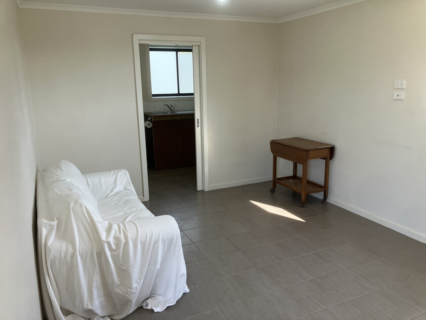 Prime Lifestyle Acreage with Creek Frontage & Quality Infrastructure