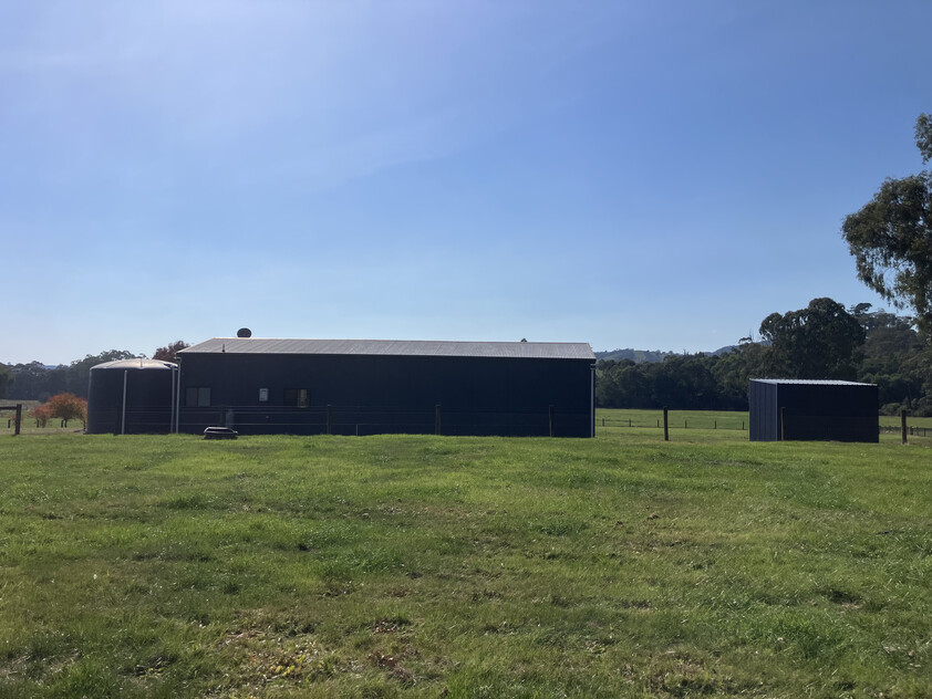 Prime Lifestyle Acreage with Creek Frontage & Quality Infrastructure