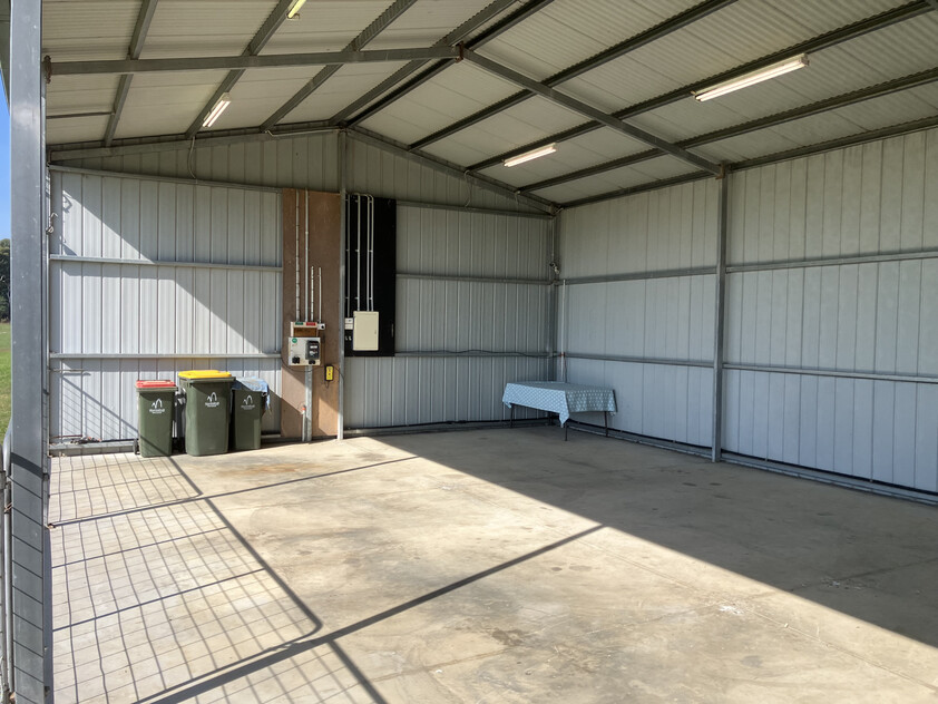 Prime Lifestyle Acreage with Creek Frontage & Quality Infrastructure