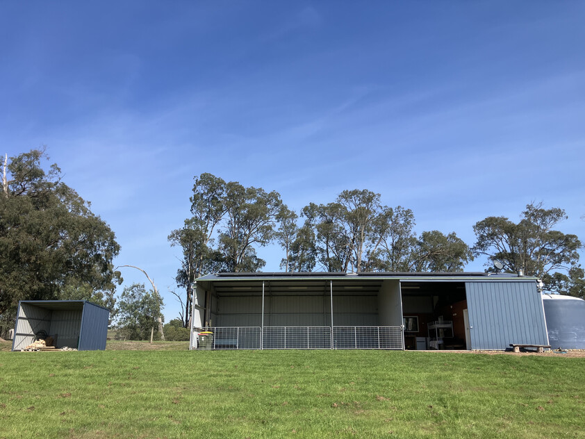 Prime Lifestyle Acreage with Creek Frontage & Quality Infrastructure