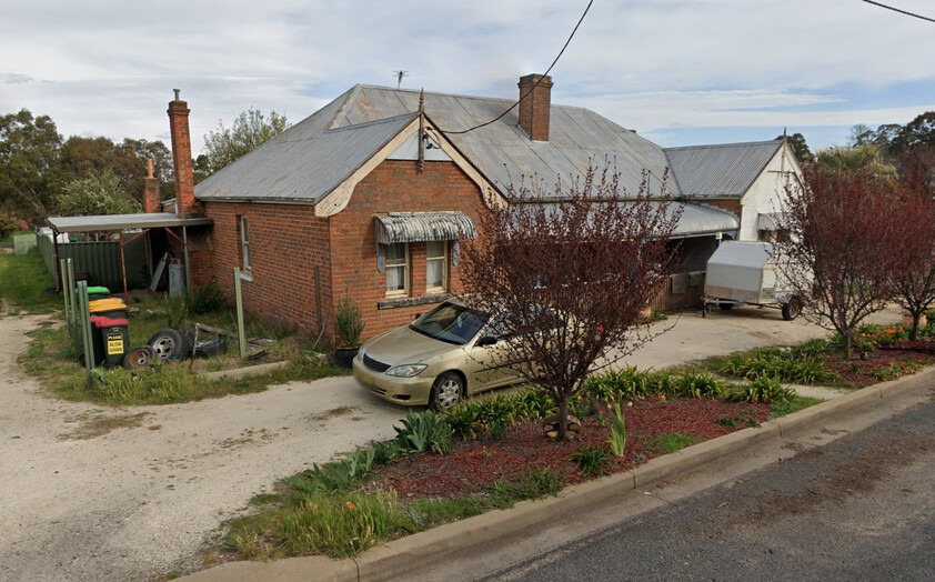 Serious Renovator Required Dual Occupancy on 1500m² with Large Shed & Rear Lane Access