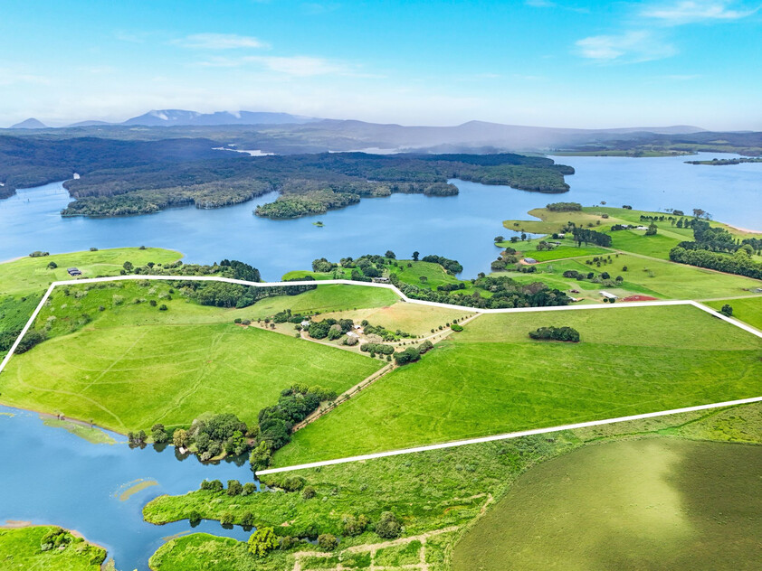 Lakeview, A Rare Waterfront Lifestyle Property on Lake Tinaroo, Atherton Tablelands, Queensland