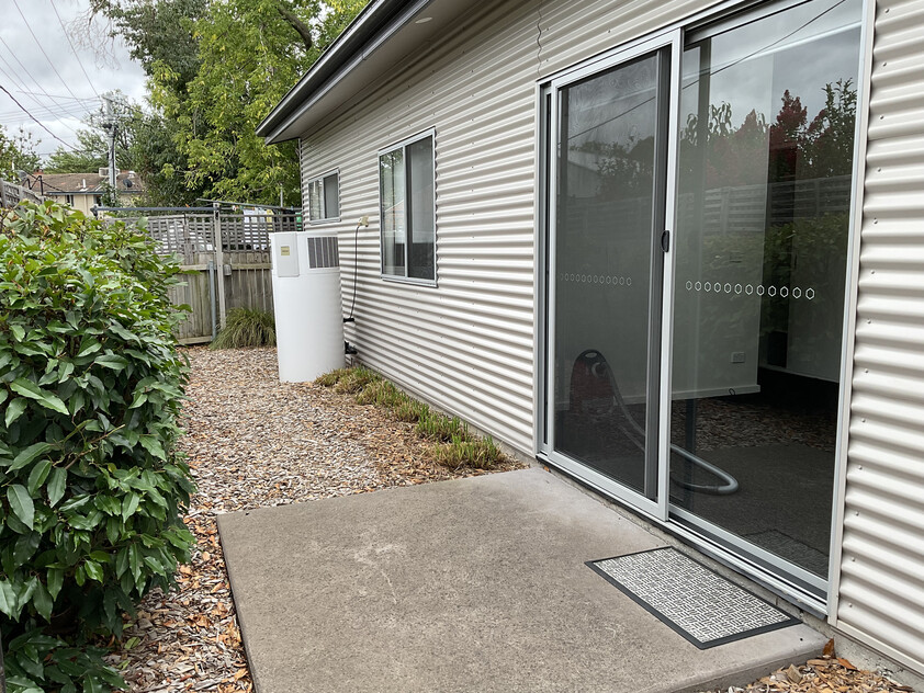 Centrally located one bedroom studio for rent $530 per week