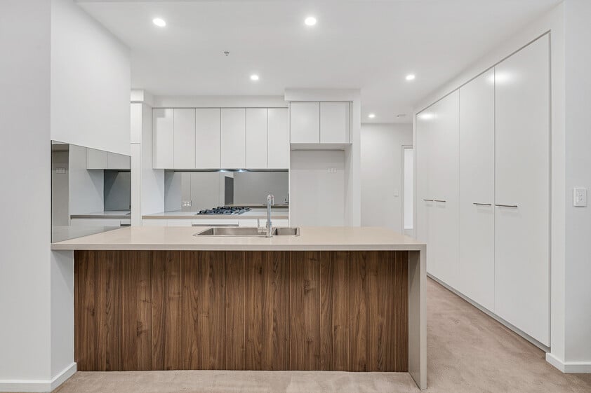Modern Apartment with Convenience at Your Doorstep!