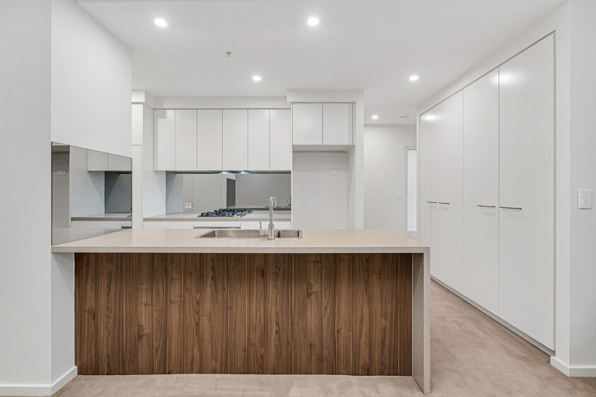 Modern Apartment with Convenience at Your Doorstep!