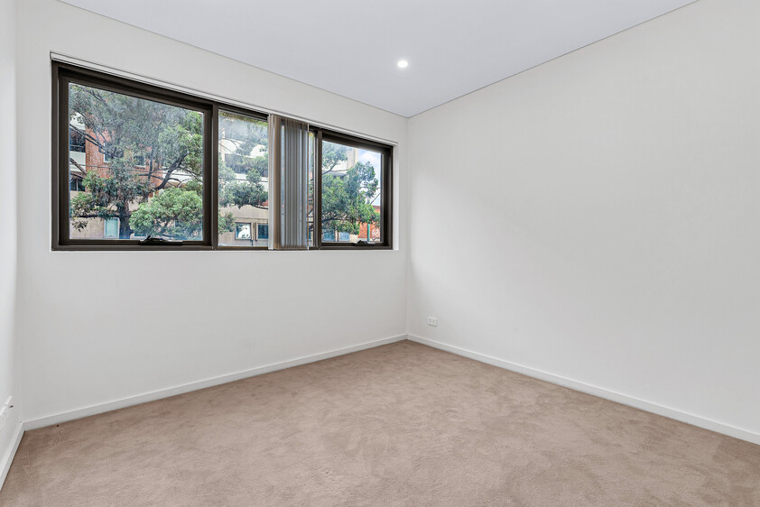 Modern Apartment with Convenience at Your Doorstep!