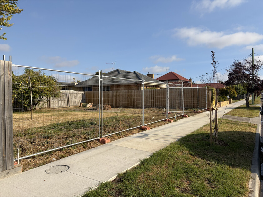1A & 1B Poplar Street, Newcomb VIC: Buy 1 or Buy Both