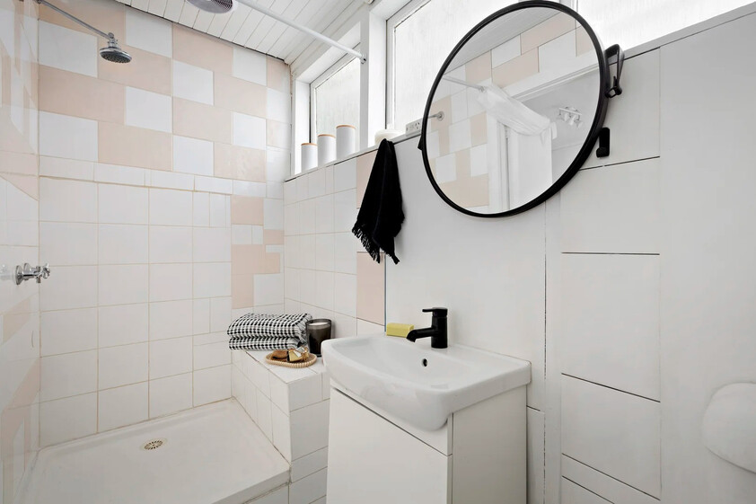 Charming Victorian Residence in Prime Albert Park Location / 3 month lease