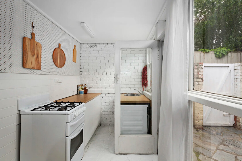 Charming Victorian Residence in Prime Albert Park Location / 3 month lease
