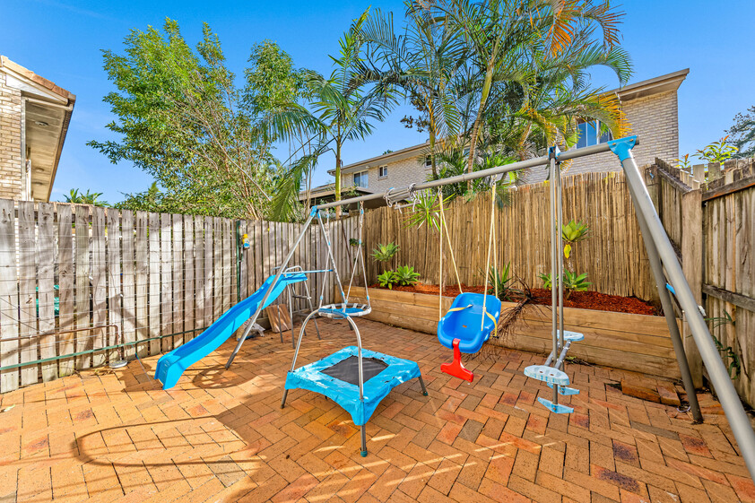 2 Bedroom Townhouse in the Heart of Springwood!