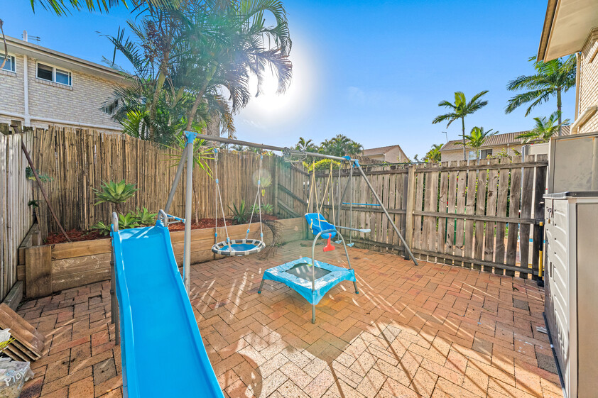 2 Bedroom Townhouse in the Heart of Springwood!