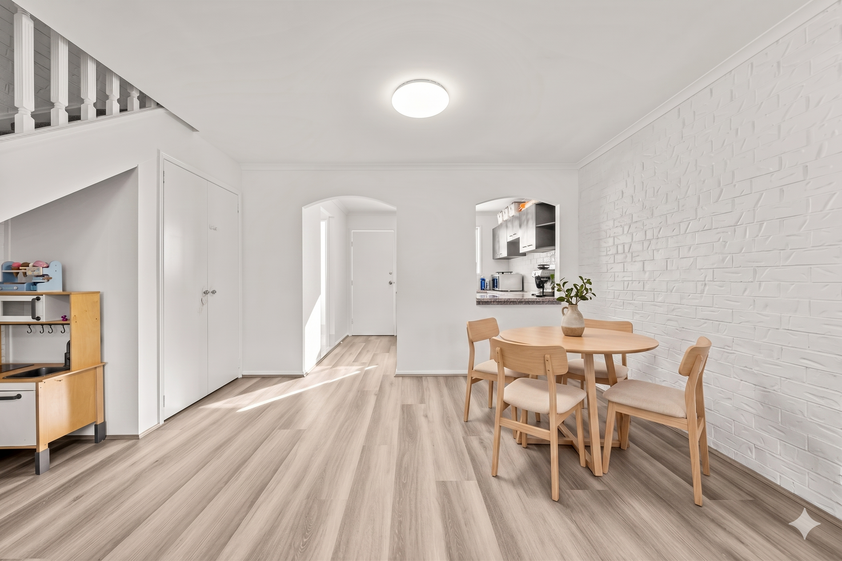 2 Bedroom Townhouse in the Heart of Springwood!