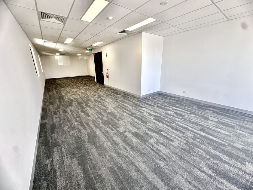 For Sale /Lease BRAND NEW MODERN WAREHOUSE 549 SQM