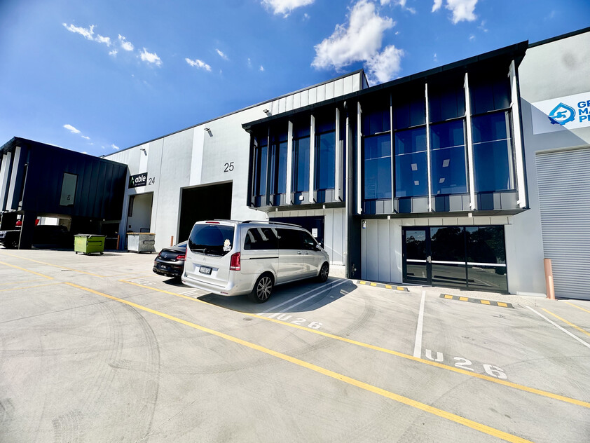 For Sale /Lease BRAND NEW MODERN WAREHOUSE 549 SQM
