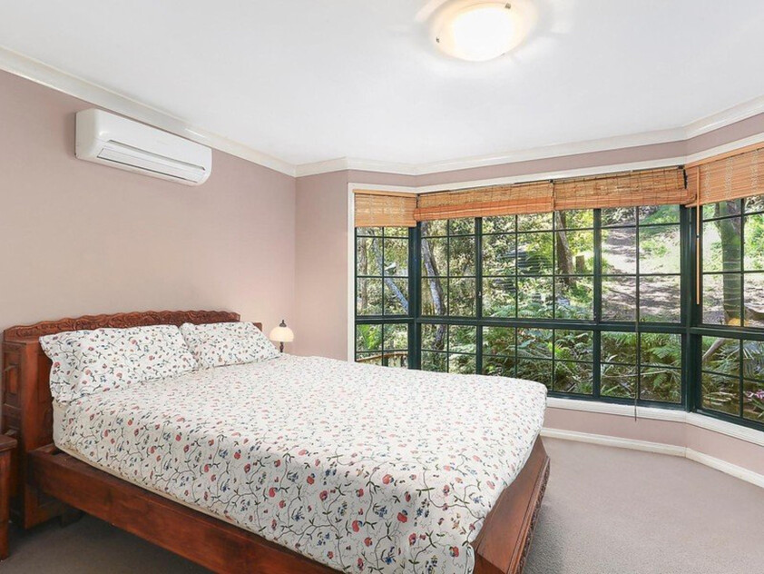 Spacious family treetop house with water views and island lifestyle