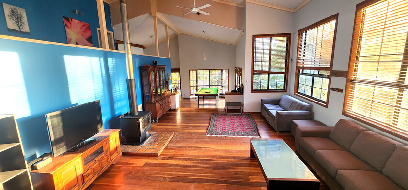 Spacious family treetop house with water views and island lifestyle