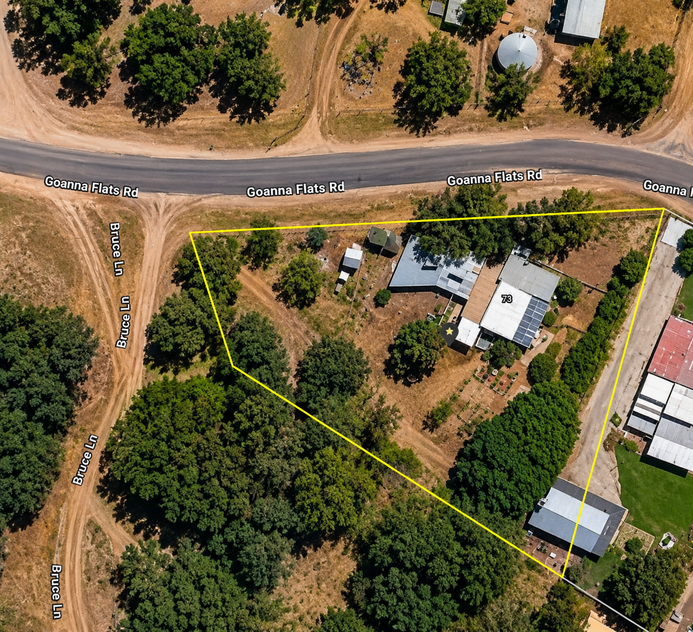 Private Family Retreat on Expansive 3053m² Block with Beautiful Bush Outlook