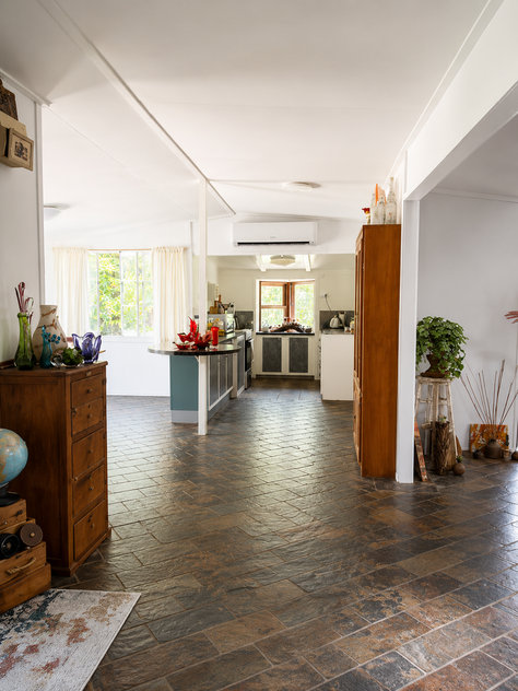 Private Family Retreat on Expansive 3053m² Block with Beautiful Bush Outlook