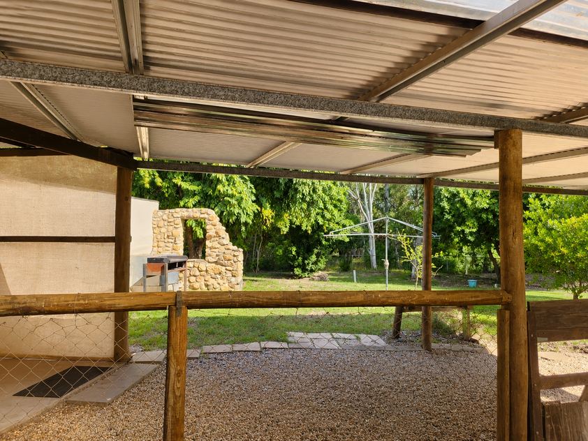 Private Family Retreat on Expansive 3053m² Block with Beautiful Bush Outlook