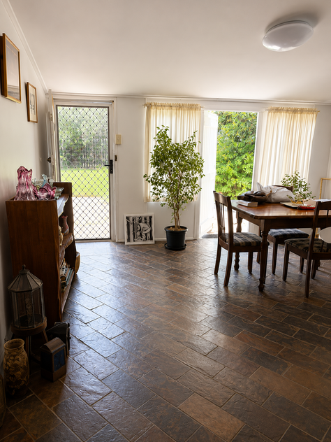 Private Family Retreat on Expansive 3053m² Block with Beautiful Bush Outlook
