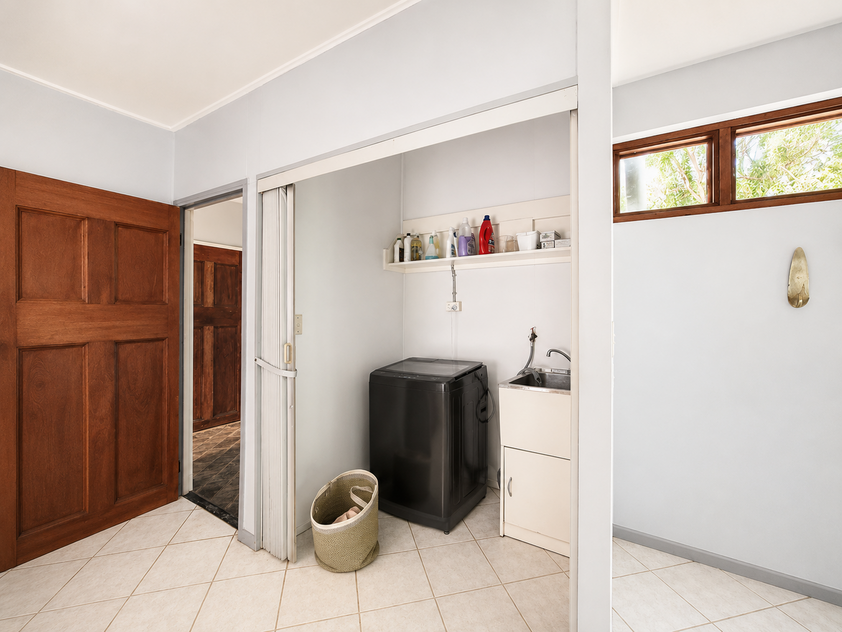 Private Family Retreat on Expansive 3053m² Block with Beautiful Bush Outlook