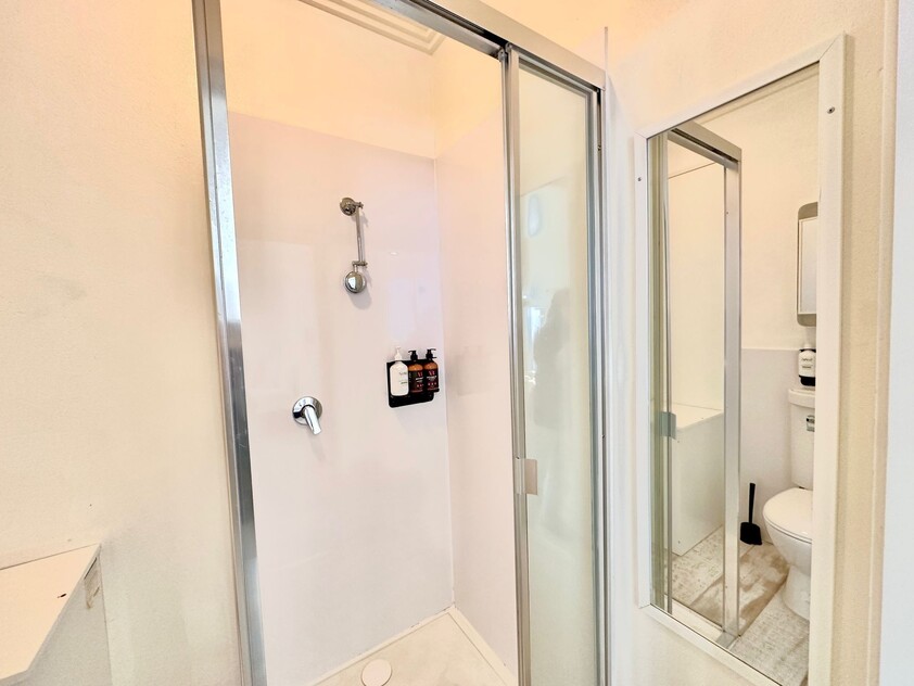 Modern Furnished Studio Units in Potts Point Move In Today!