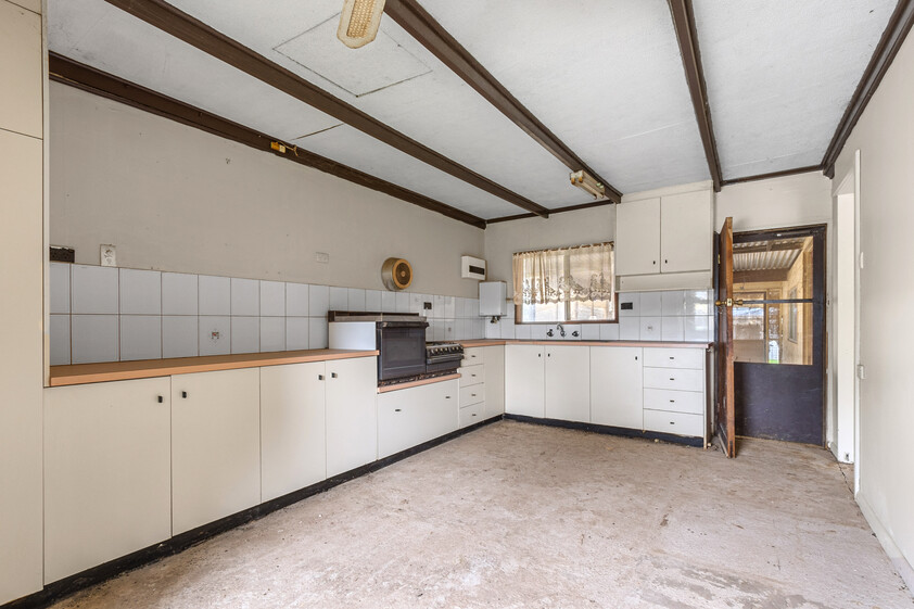 Rare Multi-Use Rural Lifestyle Property with Income Potential. Set on 4 allotments equallying 5 acres all up.