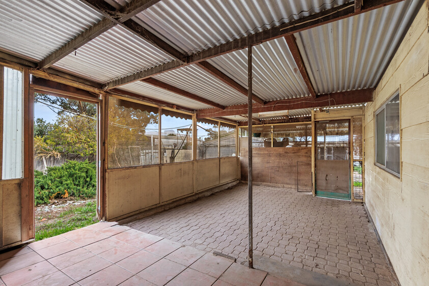Rare Multi-Use Rural Lifestyle Property with Income Potential. Set on 4 allotments equallying 5 acres all up.