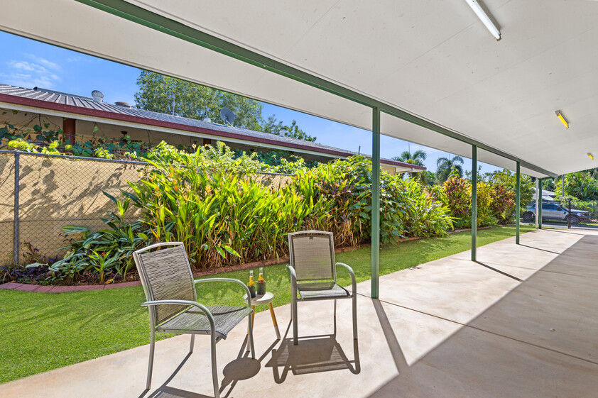 The Ultimate Family All-Rounder: Big Shed, Big Pool, Big Value!