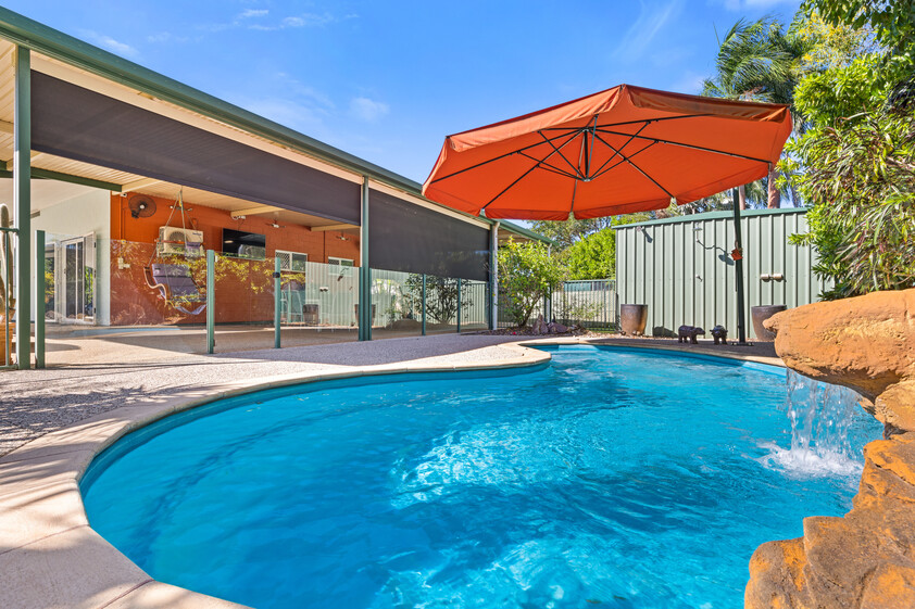 The Ultimate Family All-Rounder: Big Shed, Big Pool, Big Value!