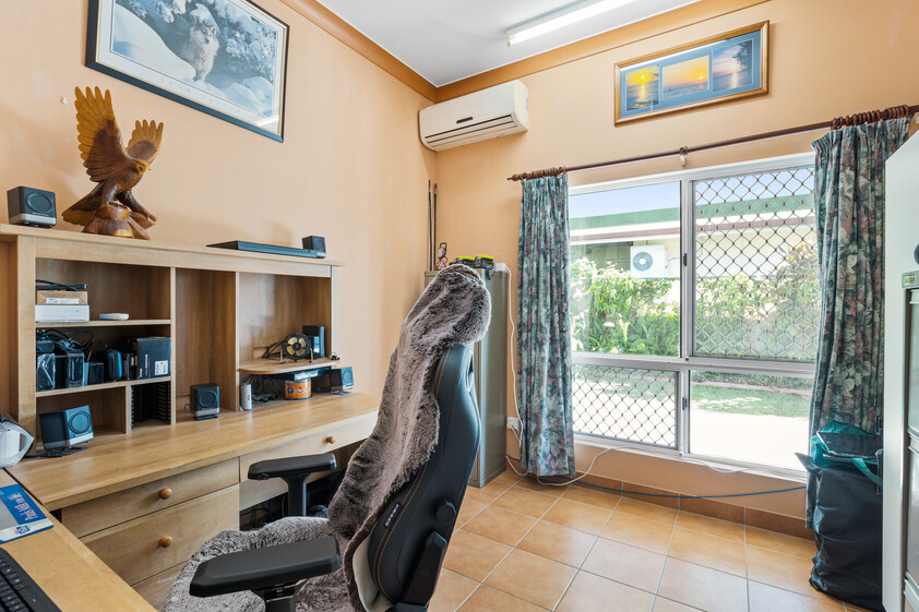The Ultimate Family All-Rounder: Big Shed, Big Pool, Big Value!