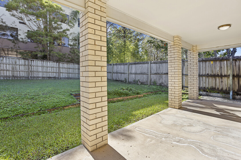 Low-Maintenance Single-Level Living in a Quiet and Convenient Location