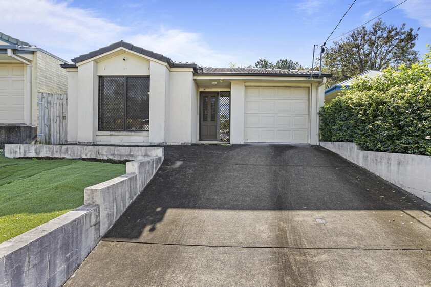 Low-Maintenance Single-Level Living in a Quiet and Convenient Location