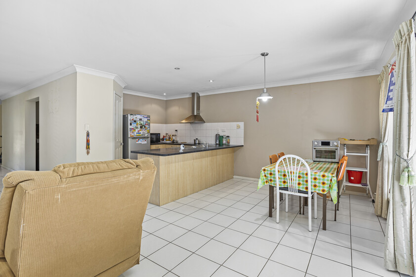 Low-Maintenance Single-Level Living in a Quiet and Convenient Location