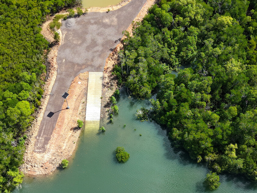 Dundee Beach Fishing Paradise - Private Boat Ramp, Airstrip & ~90 Acres
