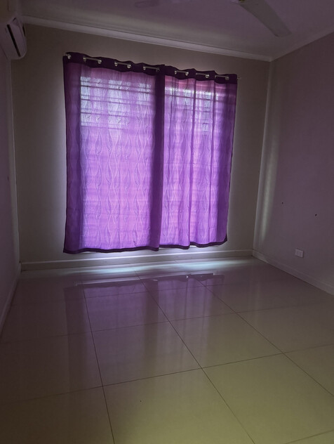 3 bedroom house on 841 square metre block.