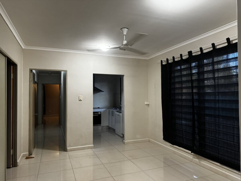 3 bedroom house on 841 square metre block.