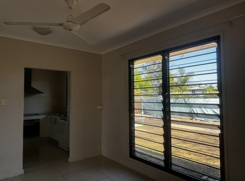3 bedroom house on 841 square metre block.