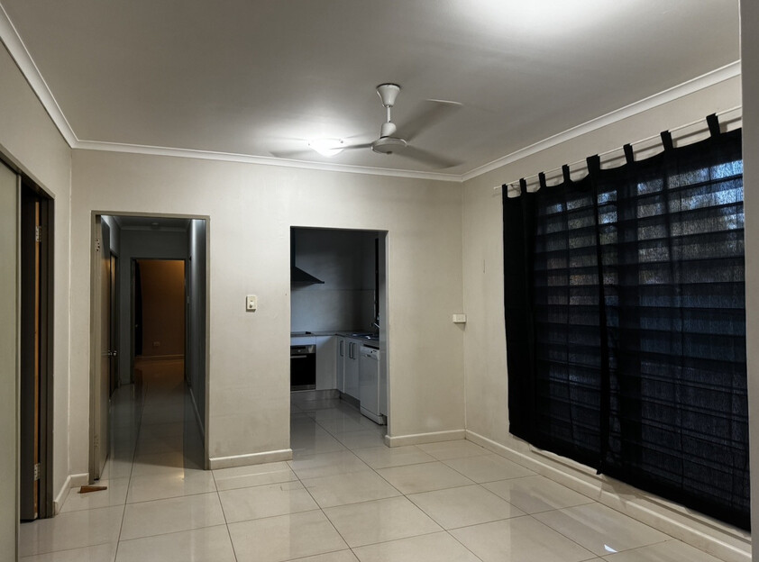 3 bedroom house on 841 square metre block.