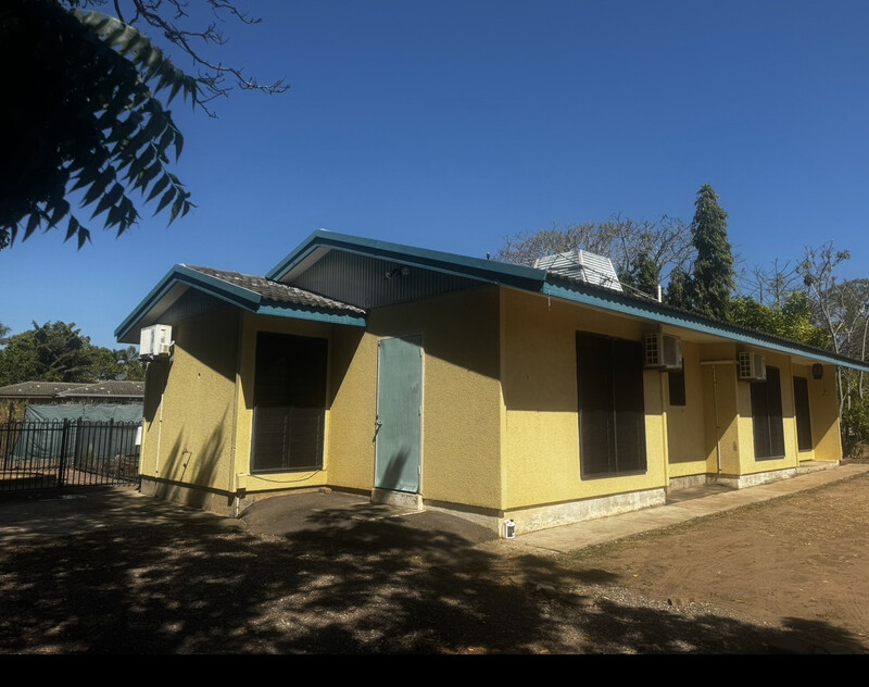 3 bedroom house on 841 square metre block.
