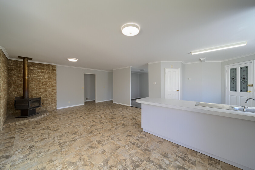 Spacious Family Home 4 x 2
