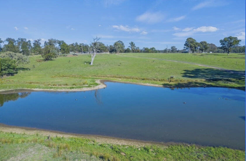 Stunning horse property 8mins from town.