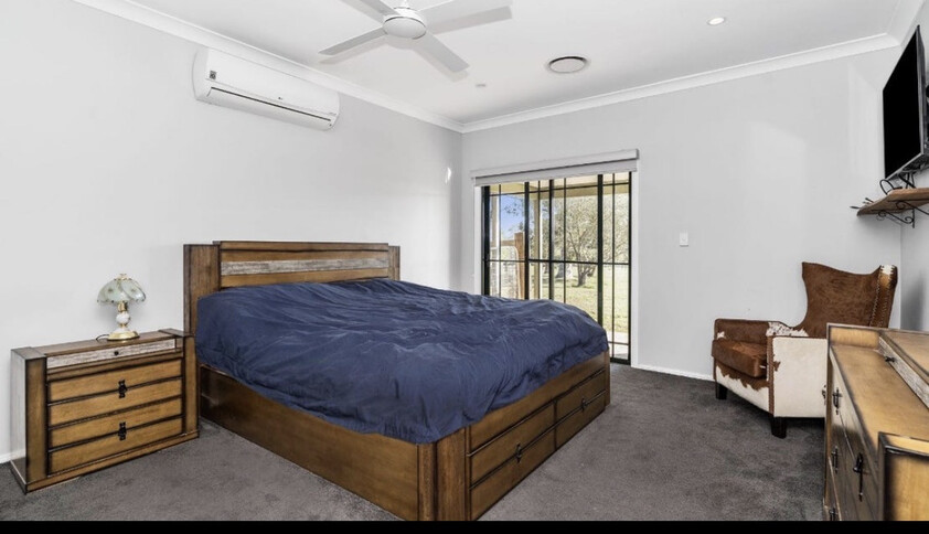 Stunning horse property 8mins from town.
