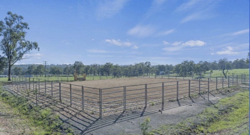 Stunning horse property 8mins from town.