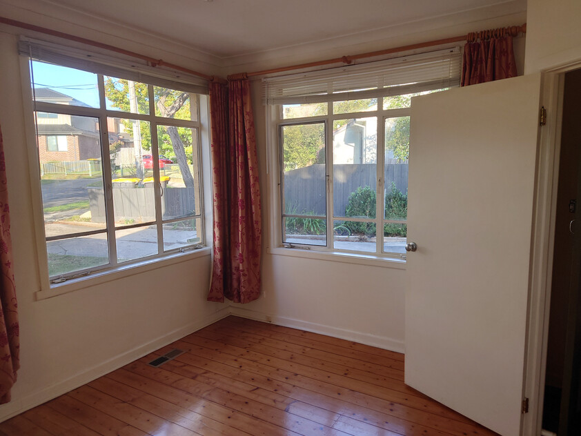 Spacious rennovated 3BR brick house