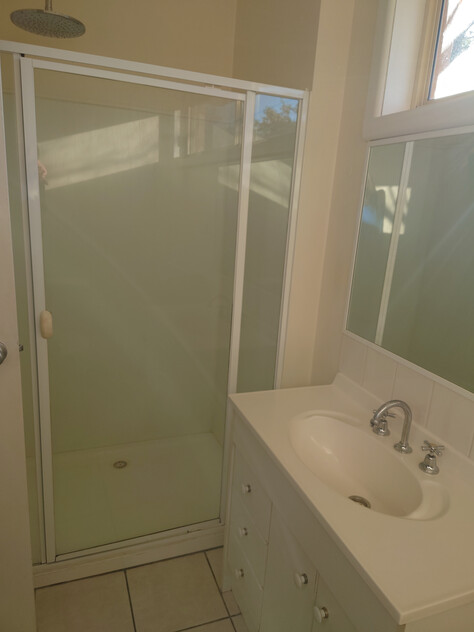 Spacious rennovated 3BR brick house
