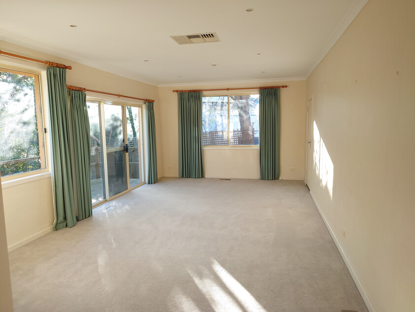 Spacious rennovated 3BR brick house