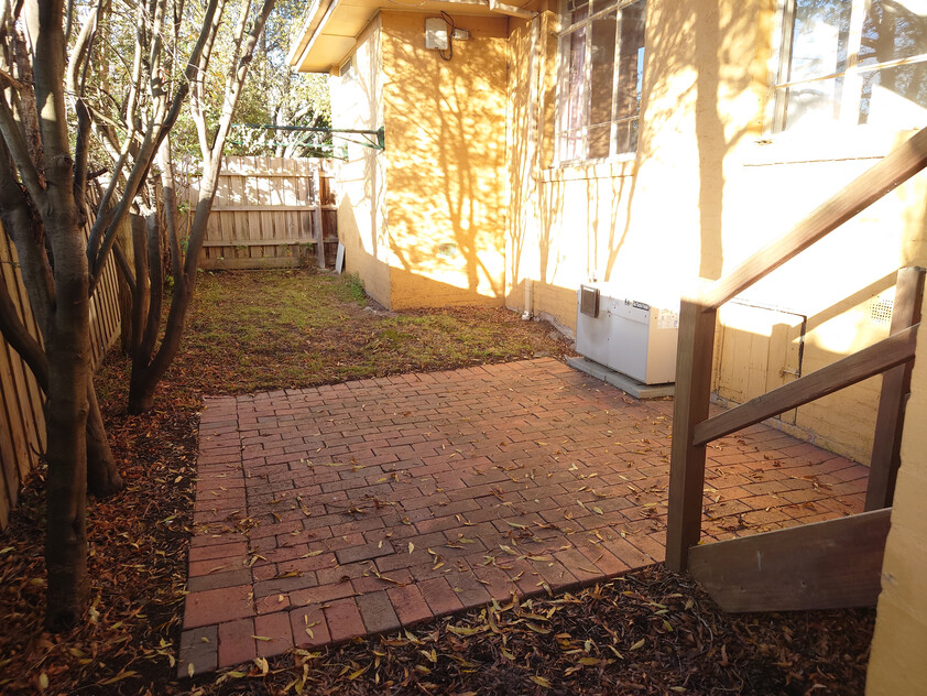 Spacious rennovated 3BR brick house