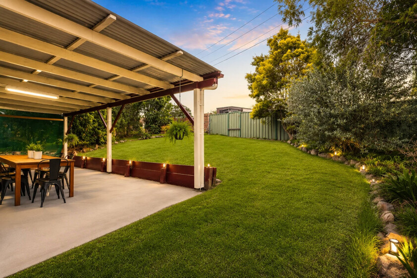 Quiet Corner Block Living Close to Shopping, Transport & Lake Macquarie Lifestyle