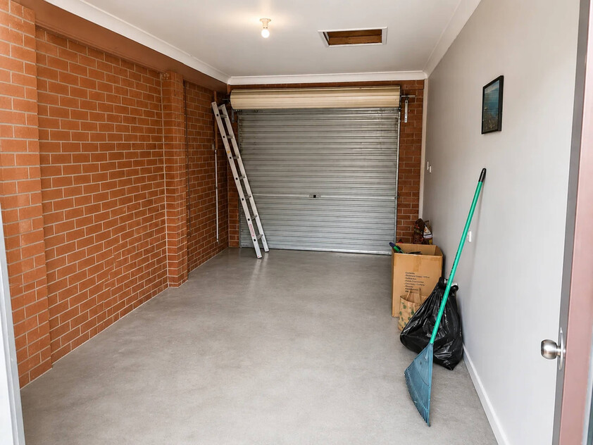 Quiet Corner Block Living Close to Shopping, Transport & Lake Macquarie Lifestyle